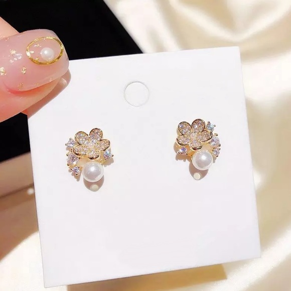 CZ Crystal Flower & Pearl Studs - Picture 3 of 6